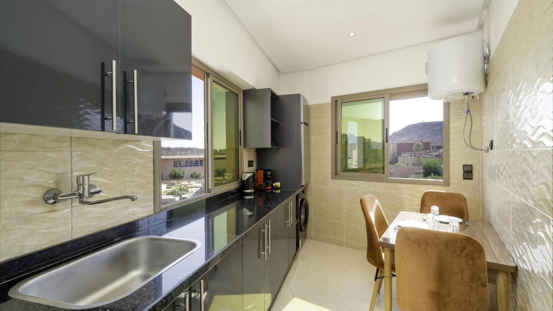 Cozy Appartement A Gueliz Juste Les Familles Marrakesh Apartment