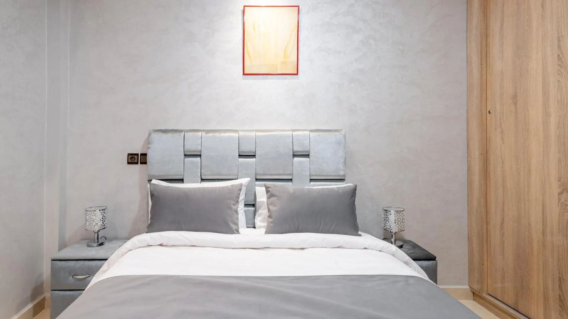 Cozy Appartement A Gueliz Juste Les Familles Marrakesh Apartment
