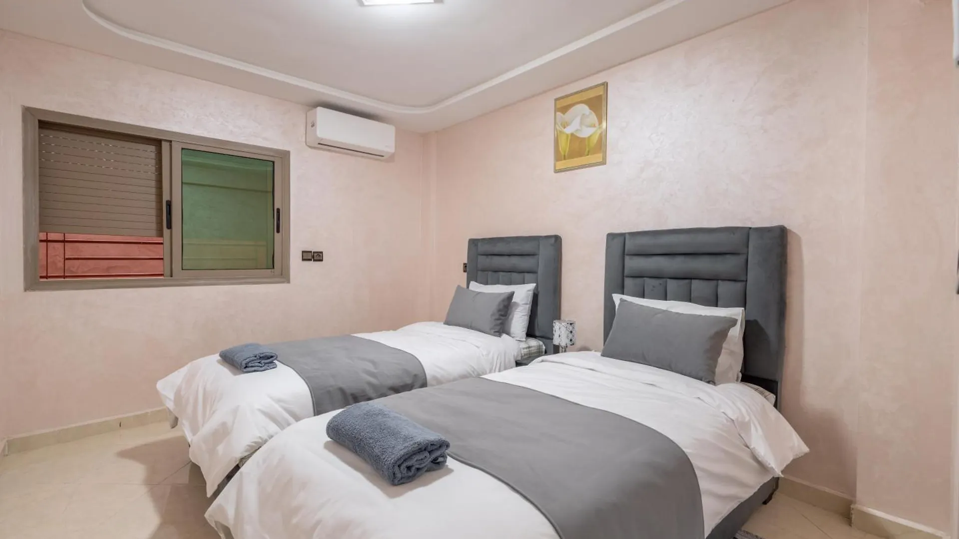 Cozy Appartement A Gueliz Juste Les Familles Marrakesh Apartment
